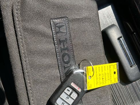 Used 2019 Honda Pilot Touring image 23