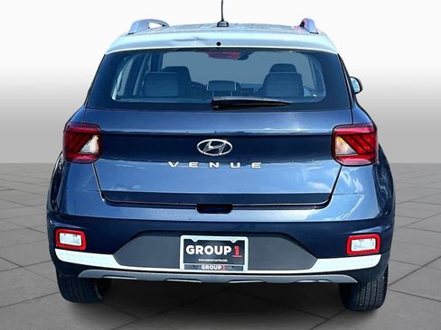 Used 2024 Hyundai Venue Limited image 5