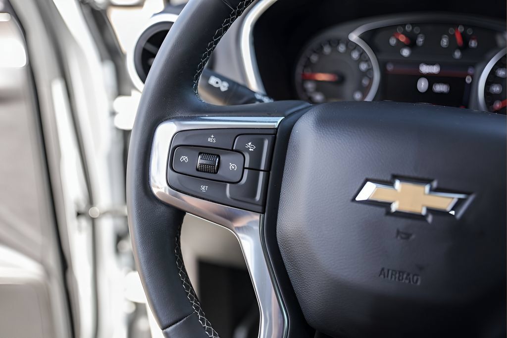 Used 2023 Chevrolet Blazer LT FWD image 14