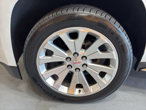 Used 2018 GMC Yukon Denali AWD/4WD image 9