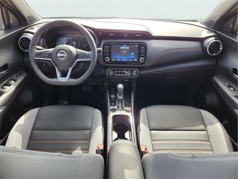 Used 2023 Nissan Kicks SR w/ SR Premium Package image 13