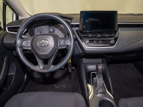 Used 2023 Toyota Corolla LE image 2