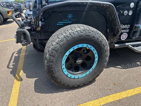 Used 2018 Jeep Wrangler Unlimited Sport S AWD/4WD image 15