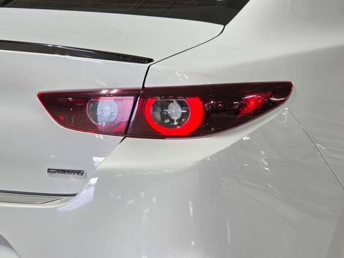 Used 2024 MAZDA MAZDA3 s FWD image 12
