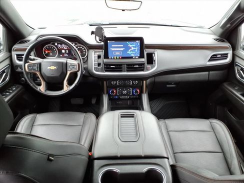 Used 2021 Chevrolet Suburban High Country w/ Premium Package AWD/4WD image 30