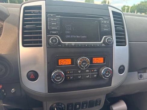 Used 2015 Nissan Frontier SV w/ SV Value Truck Package AWD/4WD image 12