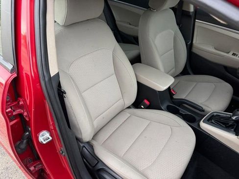 Used 2020 Hyundai Elantra SE FWD image 11