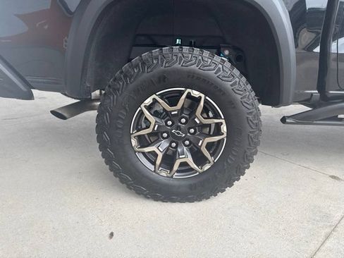 Used 2025 Chevrolet Colorado ZR2 AWD/4WD image 9