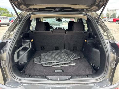 Used 2015 Jeep Cherokee Latitude w/ Cold Weather Group AWD/4WD image 30