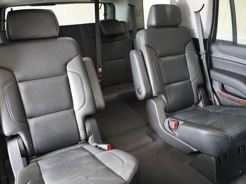Used 2019 Chevrolet Tahoe LT w/ Luxury Package AWD/4WD image 34