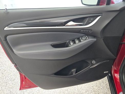 Used 2024 Buick Enclave Premium image 23