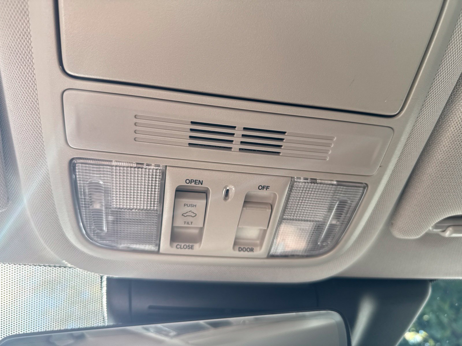 Used 2019 Honda Accord EX-L image 32