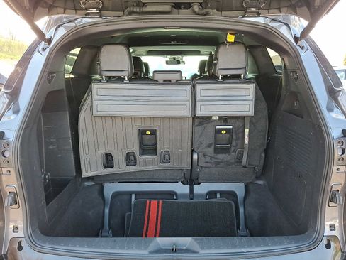 Used 2025 Toyota Sienna Platinum AWD/4WD image 27