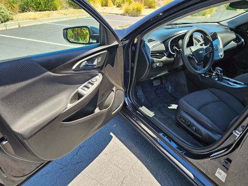 Used 2023 Chevrolet Malibu LT FWD image 15