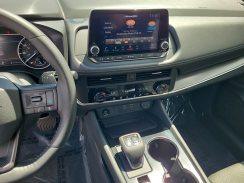 Certified 2025 Nissan Rogue SV FWD image 21
