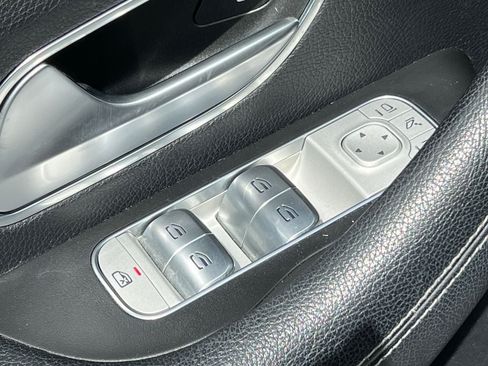 Used 2024 Mercedes-Benz GLS 450 4MATIC image 18