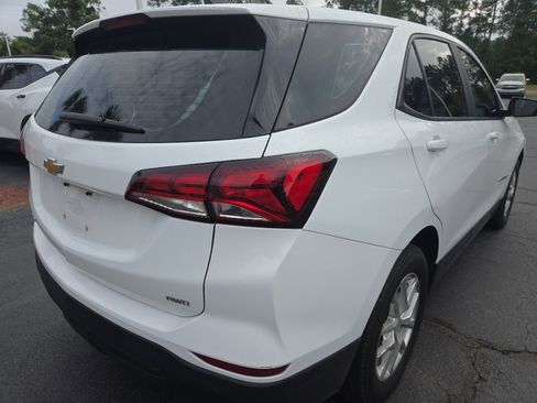 Used 2022 Chevrolet Equinox LS AWD/4WD image 6