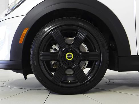 Used 2024 MINI Cooper SE FWD image 5