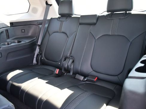 Certified 2025 Honda Pilot Touring image 22
