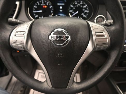 Used 2015 Nissan Rogue SV w/ SV Premium Package image 16