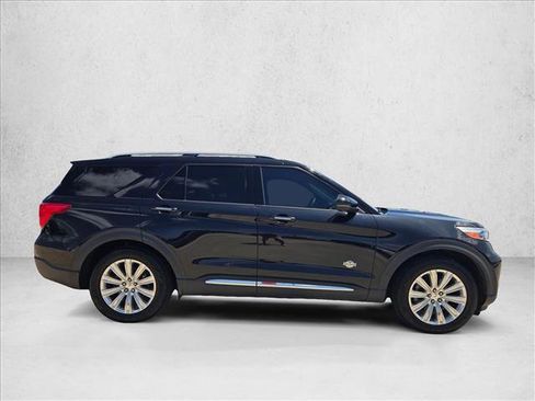 Used 2022 Ford Explorer King Ranch RWD image 4