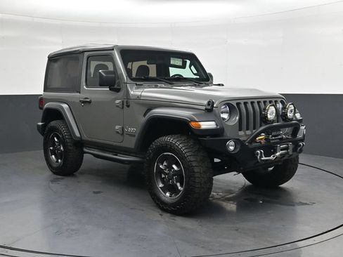 Used 2020 Jeep Wrangler Sport AWD/4WD image 2