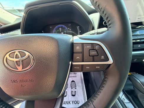 Used 2024 Toyota Grand Highlander AWD image 15