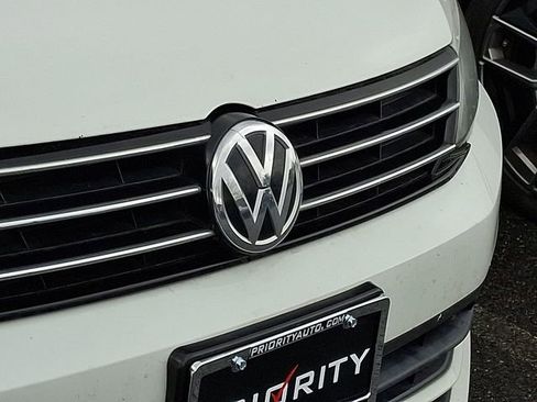 Used 2016 Volkswagen Jetta Sport image 9