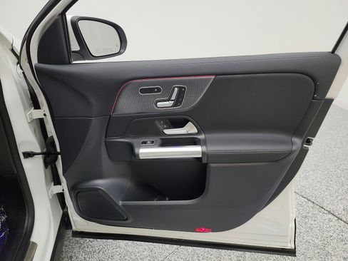 Used 2023 Mercedes-Benz GLA 250 image 18