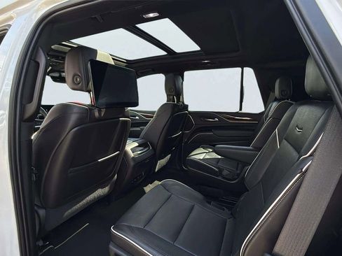 Used 2021 Cadillac Escalade Premium Luxury w/ Driver Assist Tech Package AWD/4WD image 26