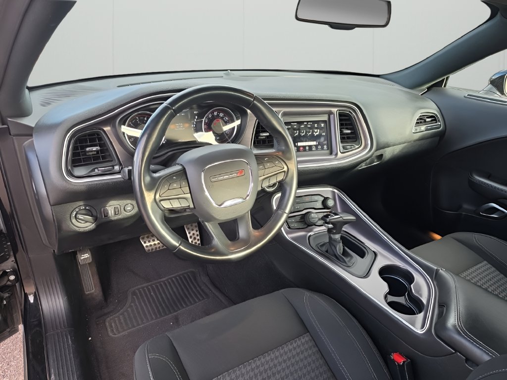 Used 2018 Dodge Challenger SXT RWD image 12