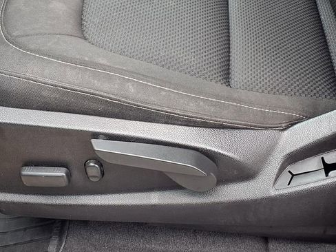 Used 2020 Chevrolet Colorado LT w/ LT Convenience Package image 4