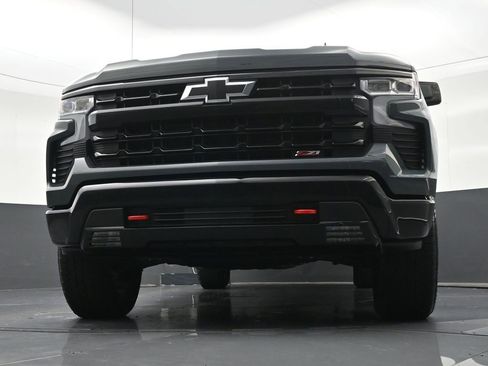 Used 2025 Chevrolet Silverado 1500 LT Trail Boss w/ Convenience Package II AWD/4WD image 32