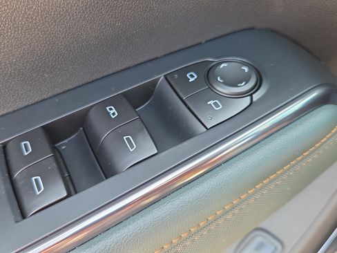 Used 2025 GMC Acadia AT4 w/ Super Cruise Package AWD/4WD image 28