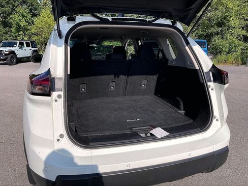 Used 2024 Nissan Rogue S AWD/4WD image 32