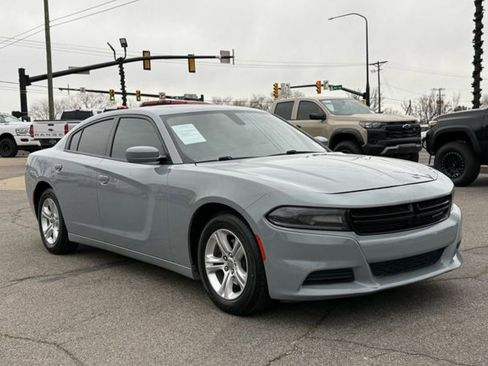 Used 2021 Dodge Charger SXT w/ Leather Interior Group image 4