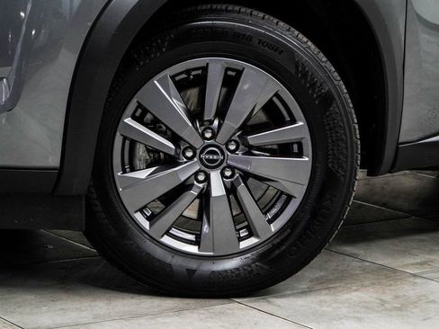 Used 2025 Nissan Pathfinder SV AWD/4WD image 3