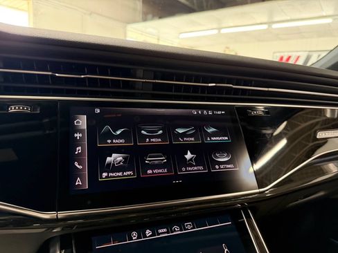 Used 2021 Audi Q7 3.0T Premium Plus AWD/4WD image 22