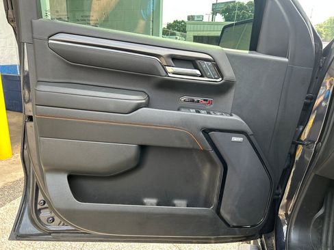 Used 2023 GMC Sierra 1500 AT4 w/ AT4 Premium Package AWD/4WD image 9