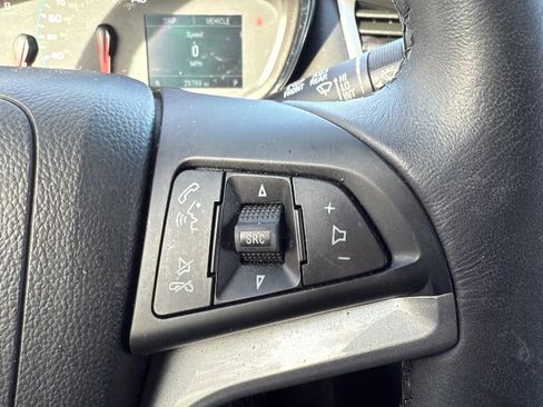 Used 2021 Chevrolet Trax LT w/ Driver Confidence Package AWD/4WD image 11