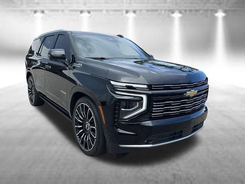 Used 2025 Chevrolet Tahoe High Country AWD/4WD image 2