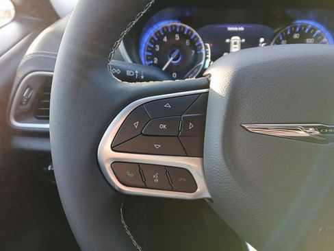 New 2026 Chrysler Pacifica Select image 13