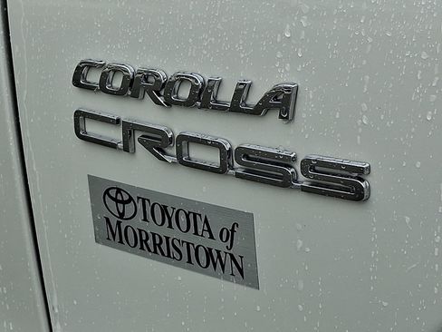 Certified 2024 Toyota Corolla Cross L image 30