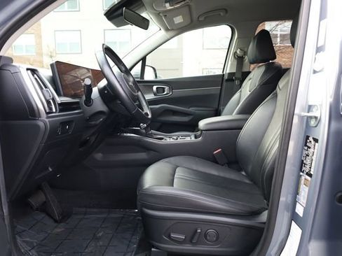 Used 2024 Kia Sorento S image 13