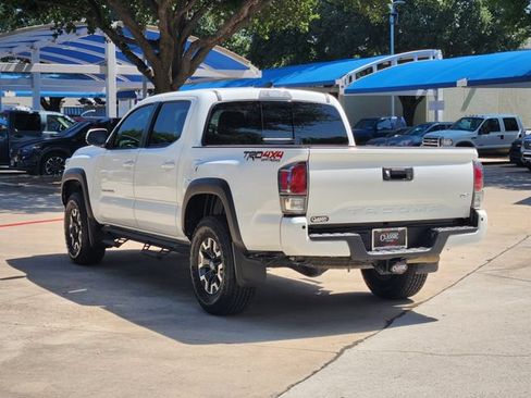 Used 2023 Toyota Tacoma TRD Off-Road w/ Technology Package AWD/4WD image 3