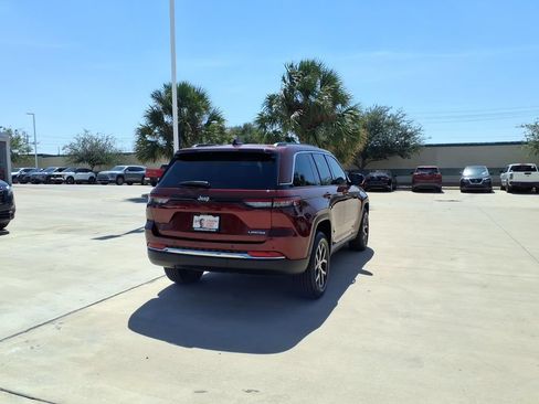 Used 2023 Jeep Grand Cherokee Limited RWD image 5