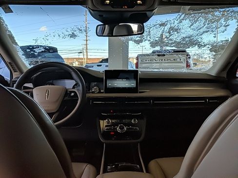 Certified 2022 Lincoln Corsair AWD w/ Equipment Group 101A image 12