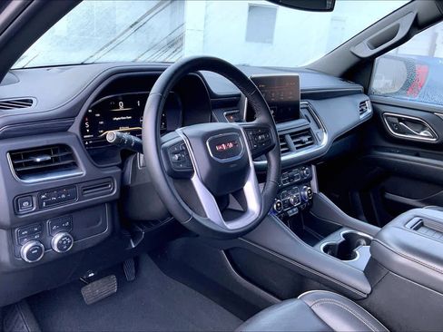 Used 2024 GMC Yukon SLT image 16