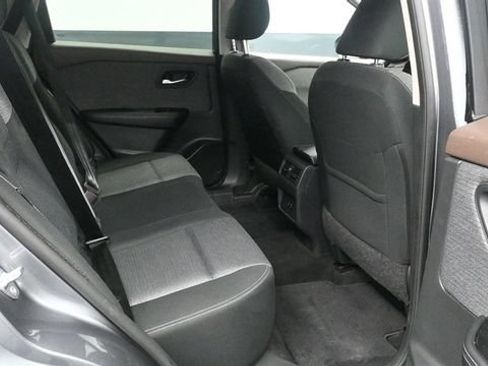 Used 2023 Nissan Rogue SV AWD/4WD image 9