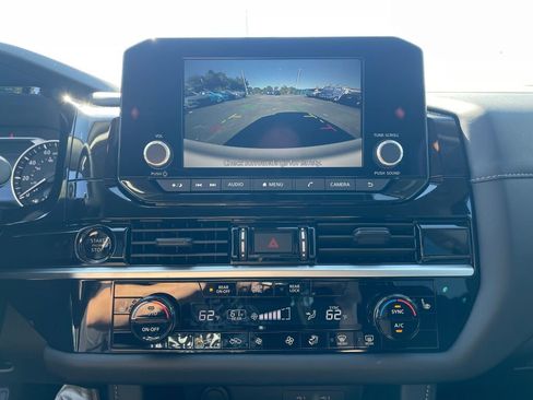 New 2025 Nissan Pathfinder SV w/ Black Appearance Package image 9